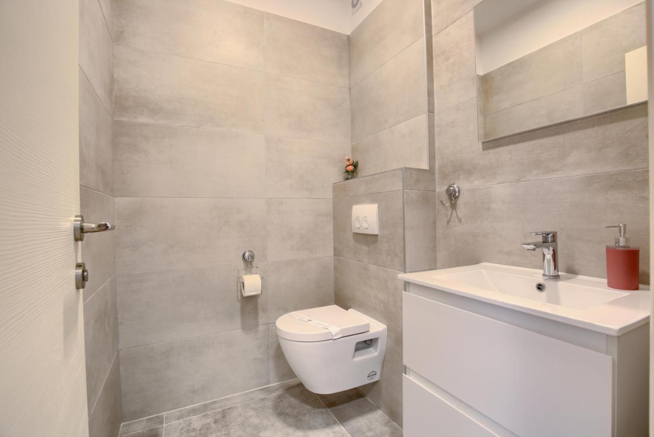 Modern Two Bedroom “sky View” In Stinjan Pula