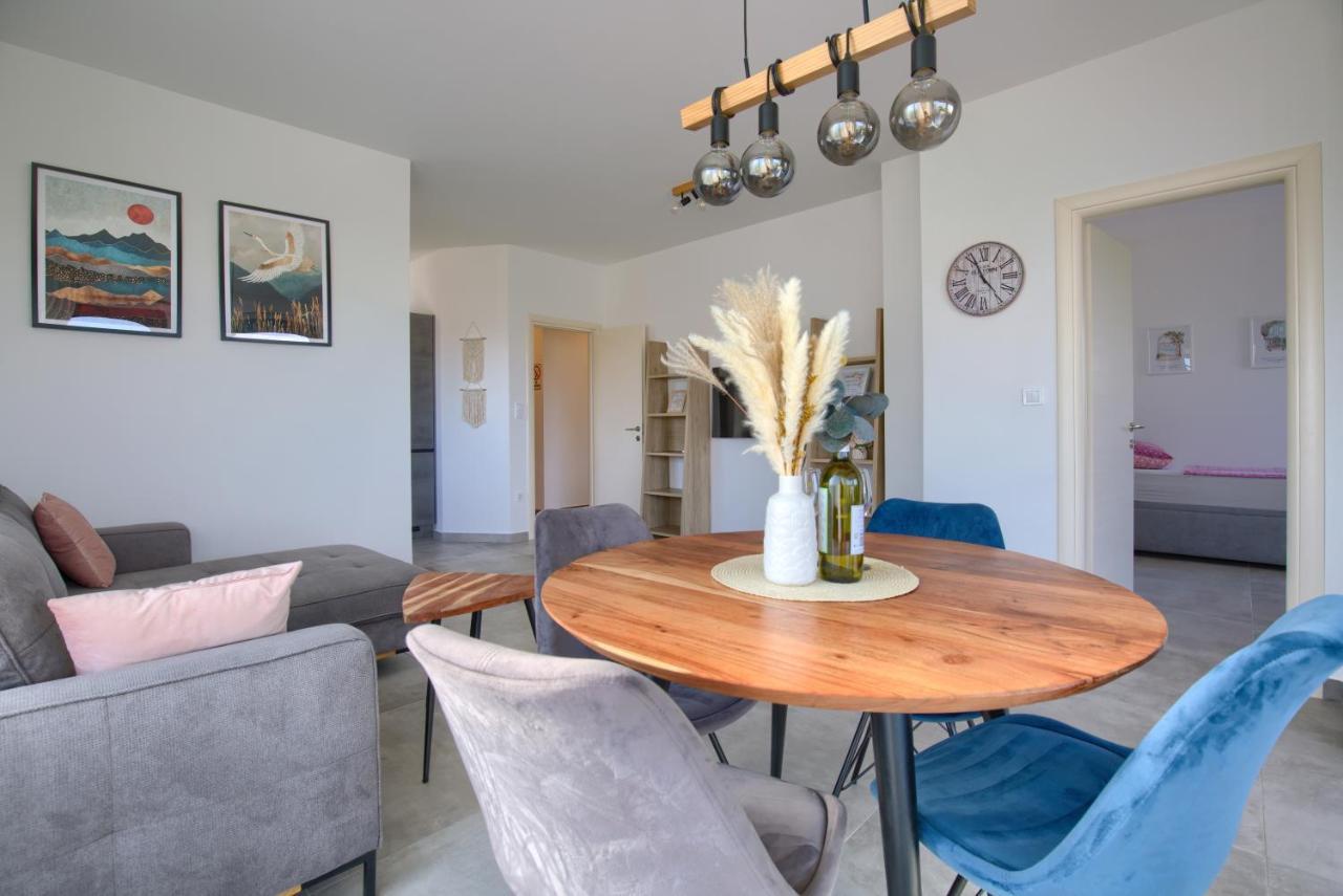 Apartment Modern Two Bedroom “sky View” In Stinjan