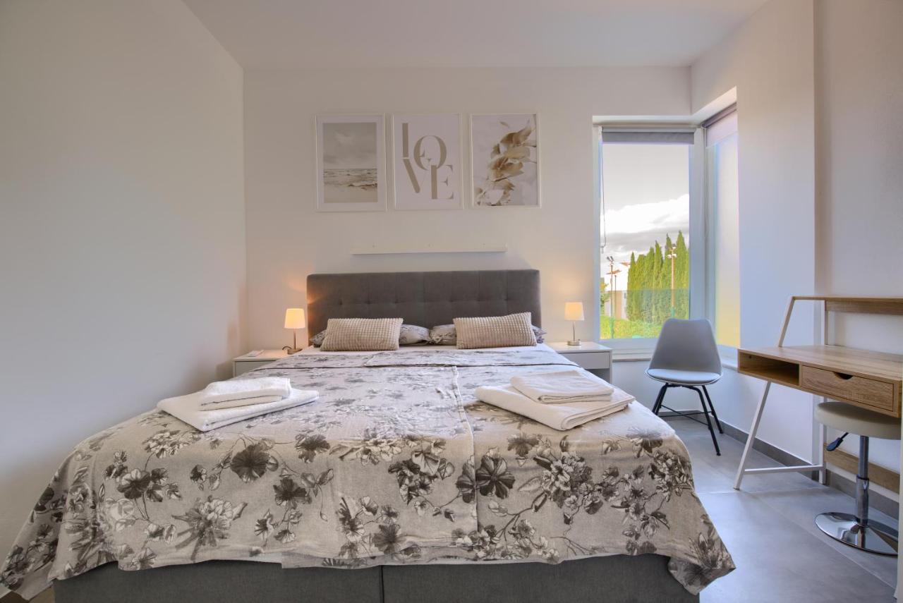 Apartment Modern Two Bedroom “sky View” In Stinjan