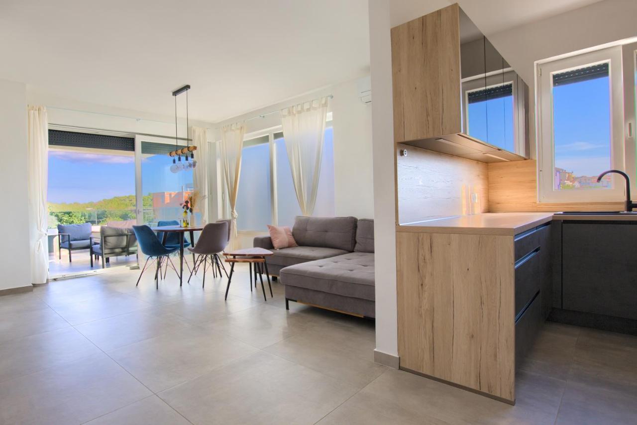 Modern Two Bedroom “sky View” In Stinjan * Pula