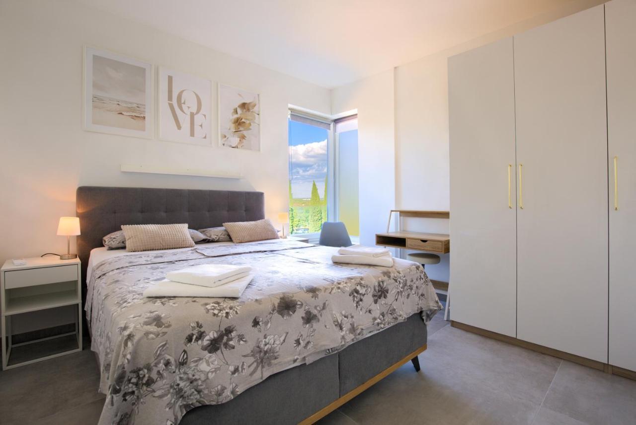 Modern Two Bedroom “sky View” In Stinjan