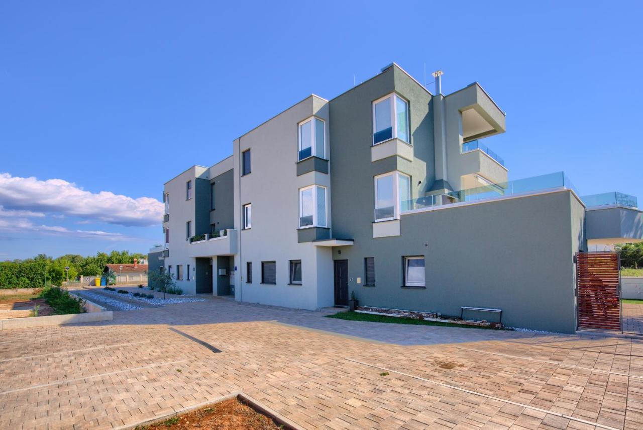 Modern Two Bedroom “sky View” In Stinjan Apartment Pula