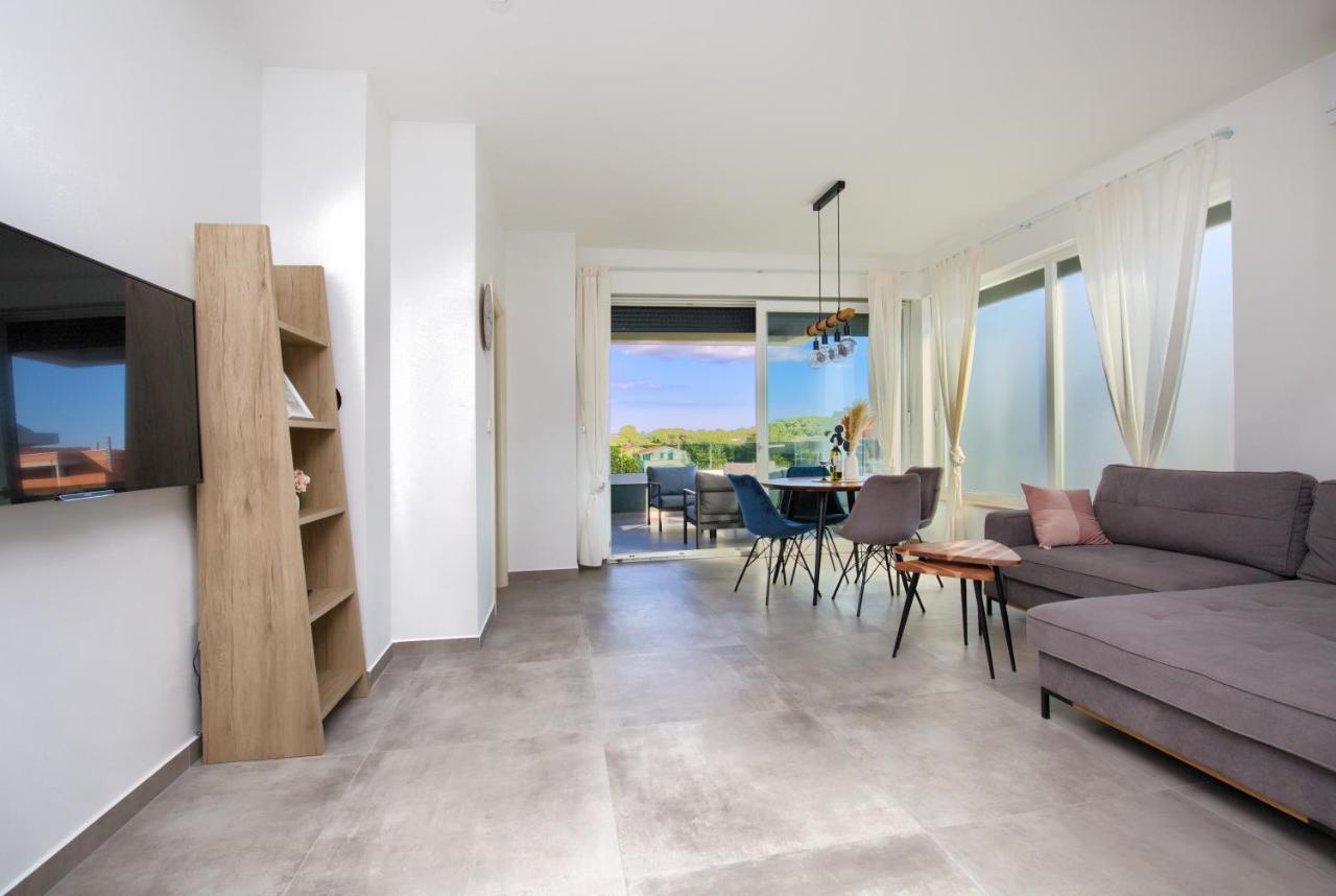 Apartment Modern Two Bedroom “sky View” In Stinjan