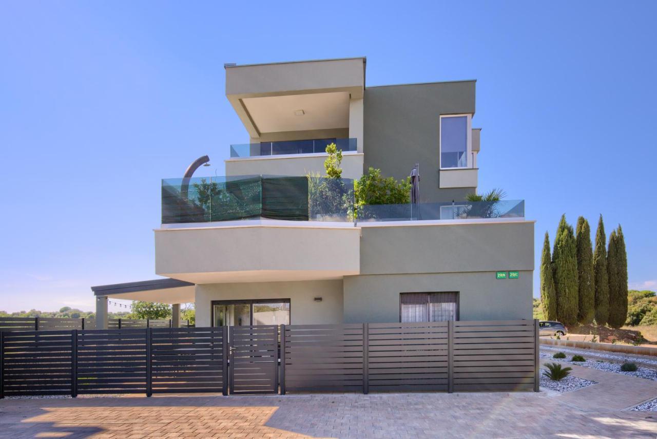 Apartment Modern Two Bedroom “sky View” In Stinjan Pula