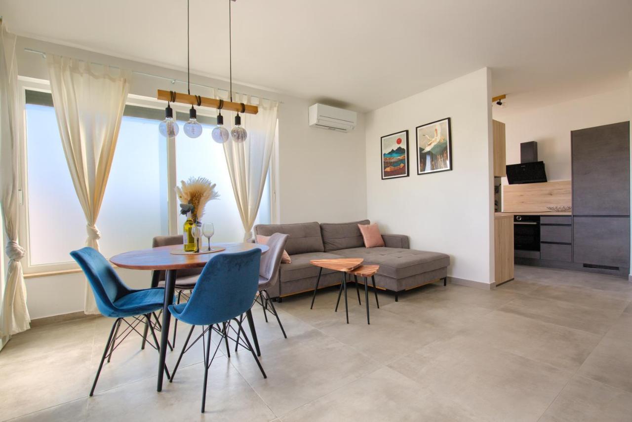Apartment Modern Two Bedroom “sky View” In Stinjan *